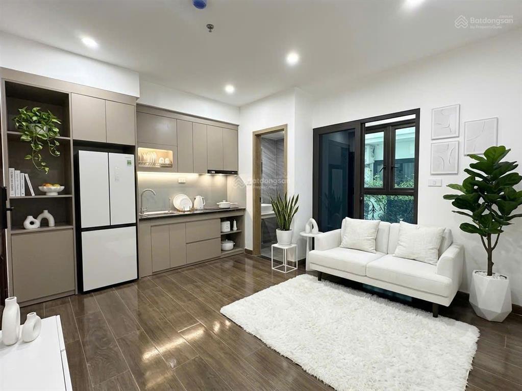 Chính chủ cho thuê ở hoàng quốc việt, 12 triệu, 50m2, 2n1k, full nội thất, hot!