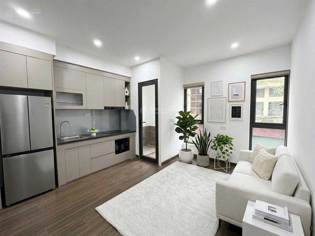 Chính chủ cho thuê ở hoàng quốc việt, 12 triệu, 50m2, 2n1k, full nội thất, hot!