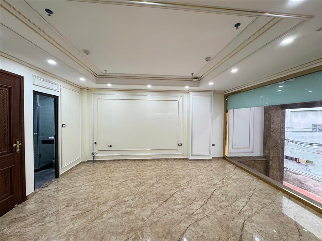 Chính chủ thuê cửa hàng đẹp tại xuân la, 8 triệu.