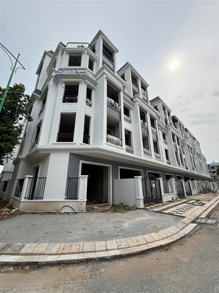 Cần tiền em bán gấp căn liền kề dt 100m2 green little town cổ bi, giá 17,5 tỷ nhận nhà ngay căn góc