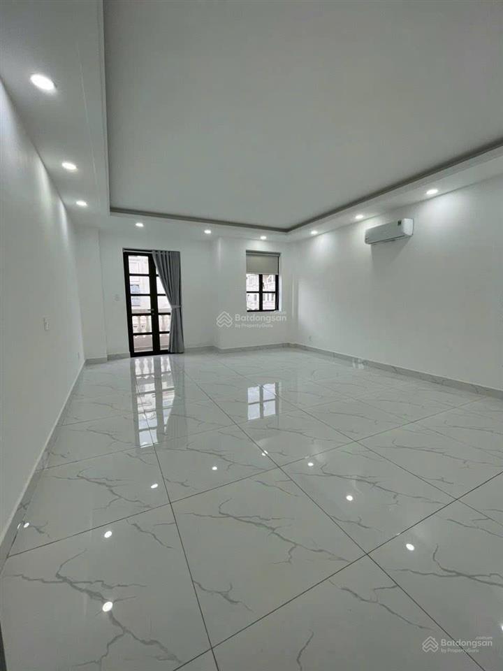 Văn phòng cityland có ban công giá tốt chỉ 6 triệu