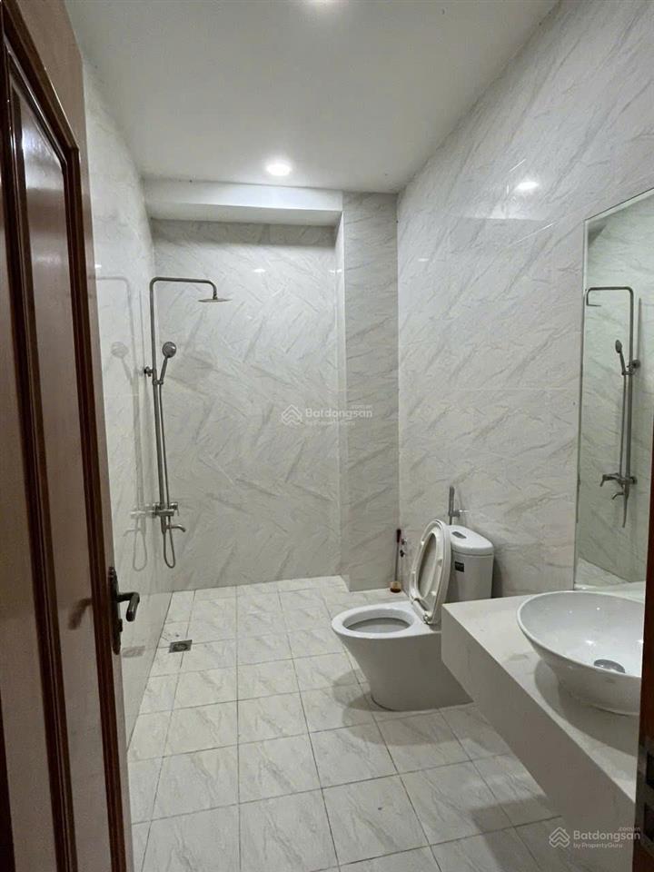 Cho thuê văn phòng ban công giá tốt chỉ 7tr/th