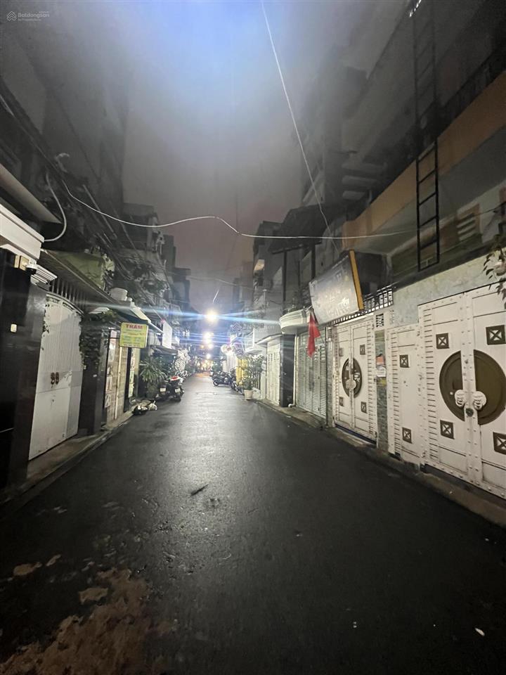 Bán chdv 4 tầng, dt 6x15m, hẻm oto ngay lê văn sỹ đặng văn ngữ, p1, tân bình, chỉ 18 tỷ.