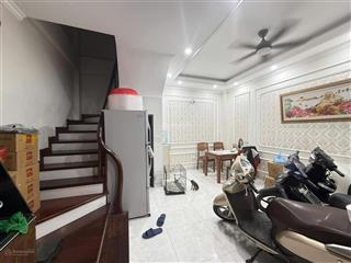 Trương định, hoàng mai vf3 đỗ cửa, 1 nhà ra phố, nhà 5 tầng 3pn, mặt tiền 5m cực đẹp, nhỉnh 8ty