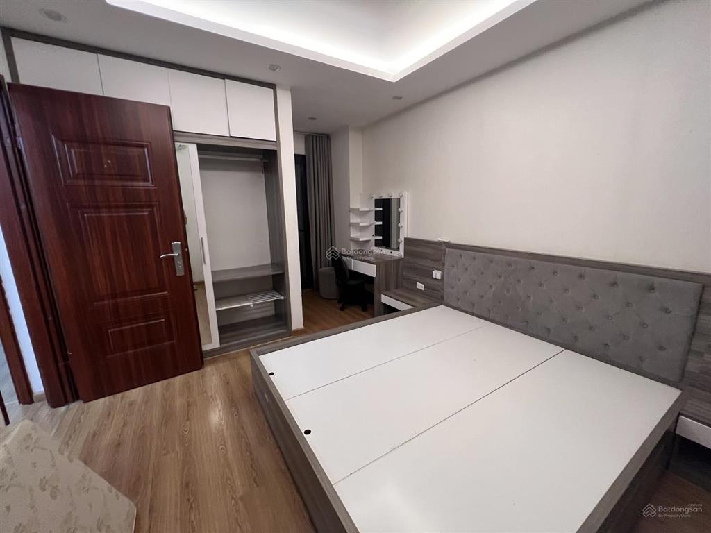 Chính chủ bán căn hộ cc 68m2 2pn tại 219 trung kính, cầu giấy, hà nội