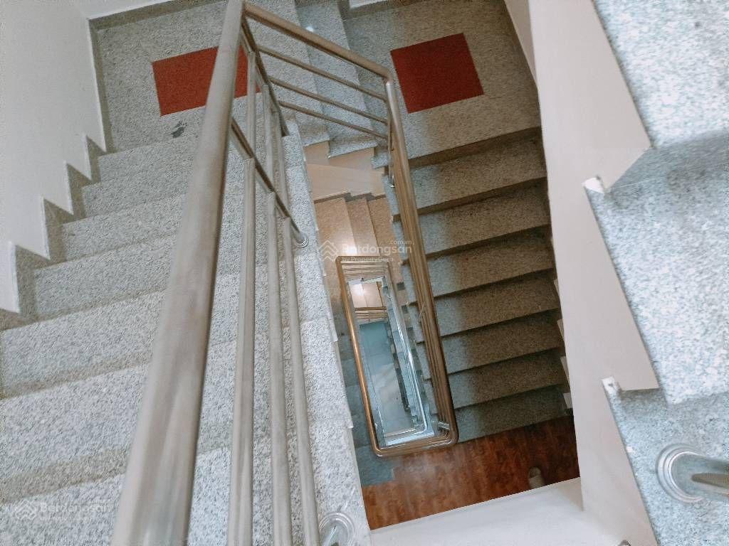 Chính chủ bán nhà mặt tiền đường 40m 96m2  4 tầng 12pn  12wc chdv tiềm năng cao hơn 10t.