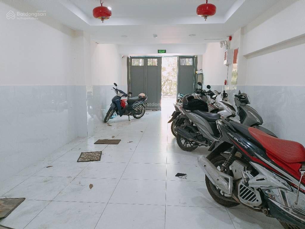 Chính chủ bán nhà mặt tiền đường 40m 96m2  4 tầng 12pn  12wc chdv tiềm năng cao hơn 10t.