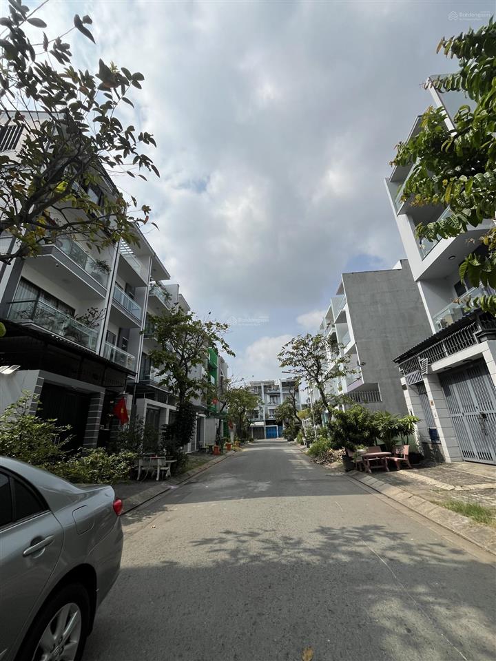 Chính chủ bán nhà mặt tiền đường 40m 96m2  4 tầng 12pn  12wc chdv tiềm năng cao hơn 10t.