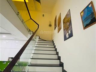 Chỉ 6,1 tỷ  nhà 3 tầng  (5x20) 100m2 mới đẹp  mặt tiền đường số  bình hưng
