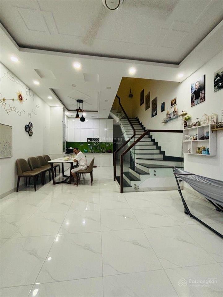 Chỉ 6,1 tỷ  nhà 3 tầng  (5x20) 100m2 mới đẹp  mặt tiền đường số  bình hưng
