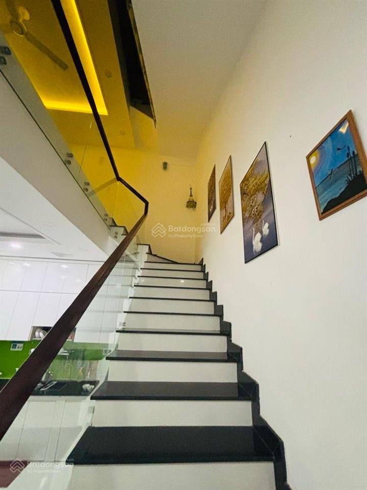 Chỉ 5,99 tỷ sở hữu  nhà 3 tầng  (5x20) 100m2  mặt tiền đường số gia hoà  bình hưng