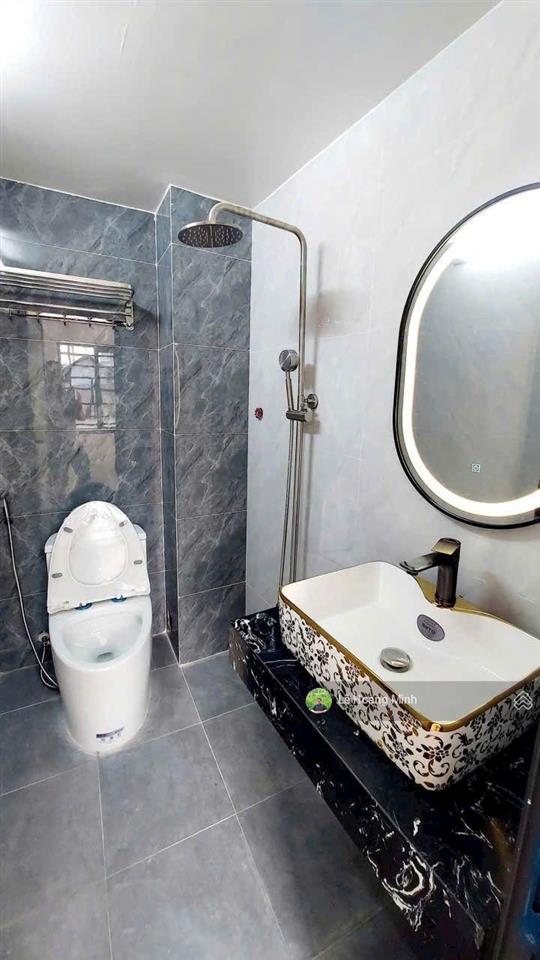 Nhà đẹp shr 4m x 15m. đúc 1 lầu 3pn. hẻm 5m thông đường lâm thị hố