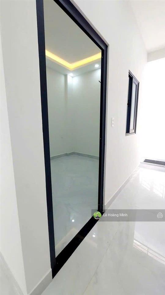 Nhà đẹp shr 4m x 15m. đúc 1 lầu 3pn. hẻm 5m thông đường lâm thị hố