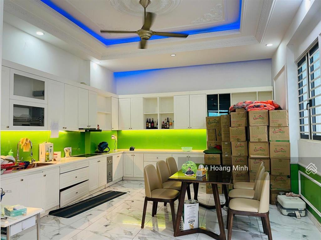 Biệt thự mini nở hậu 8,5x 23m. có thang máy. hẻm 12m khu vip nguyễn ảnh thủ. ngay ngã tư tch 10