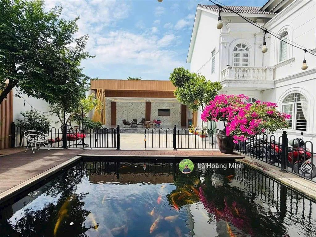 Siêu phẩm villa sân vườn hồ cá koi 17,5m x 20m. 342m2 tọa lạc phường thạnh xuân