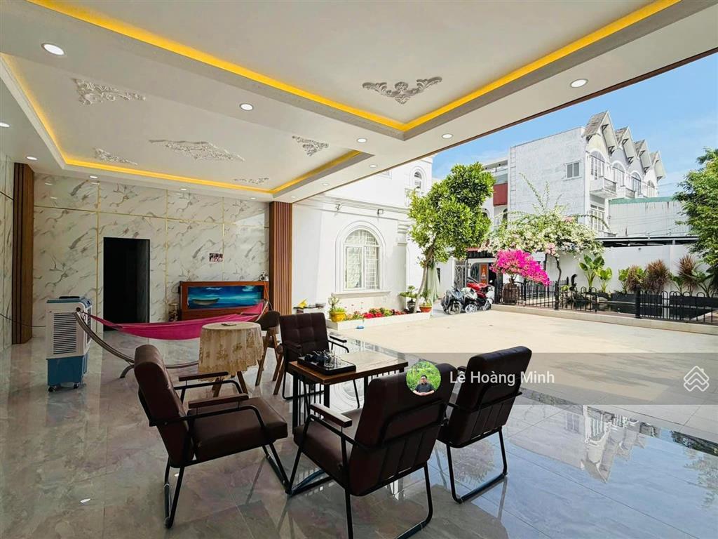 Siêu phẩm villa sân vườn hồ cá koi 17,5m x 20m. 342m2 tọa lạc phường thạnh xuân