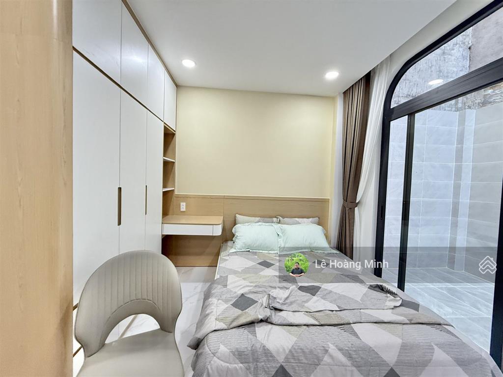 Siêu phẩm 4m x 23m, 3 tầng (có pn dưới) full nội thất mặt tiền đường thới an 18