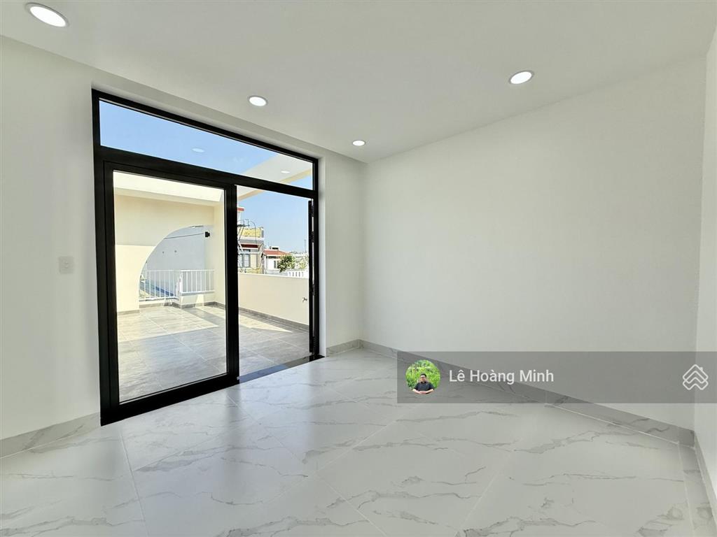 Siêu phẩm 4m x 23m, 3 tầng (có pn dưới) full nội thất mặt tiền đường thới an 18