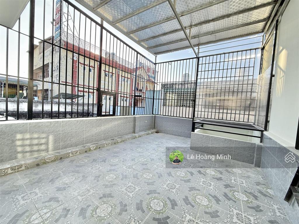 Nhà phố 3 tầng 4,5m x 18m. 1/ ngắn hẻm nhựa 8m đường lê văn khương