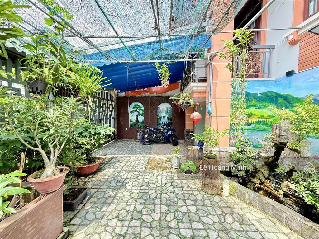 Biệt thự mini hầm 2 lầu góc ngã tư mặt tiền đường hiệp thành 18
