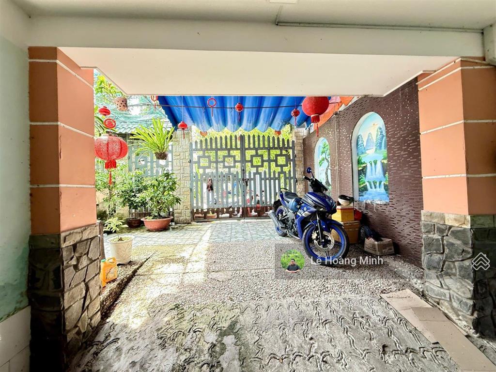 Biệt thự mini hầm 2 lầu góc ngã tư mặt tiền đường hiệp thành 18