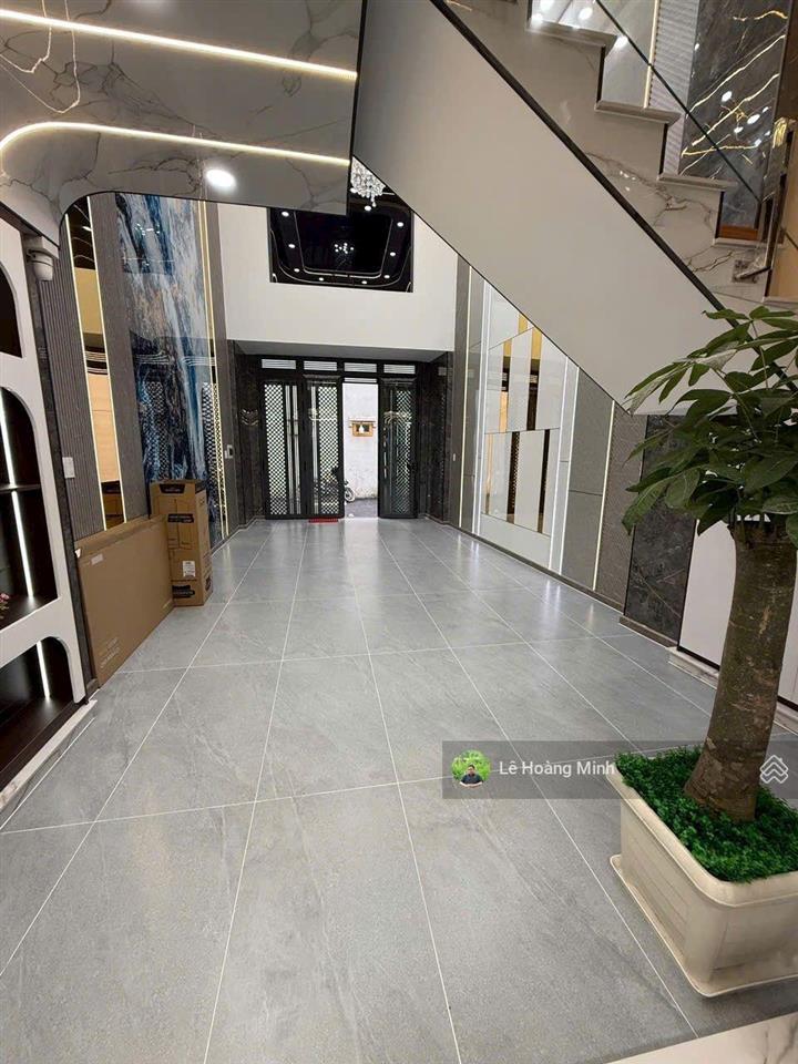 Siêu phẩm 4,2m nở hậu 5,2m x 18m. 4 tầng. ô thang máy 1/ ngắn đường dương thị mười