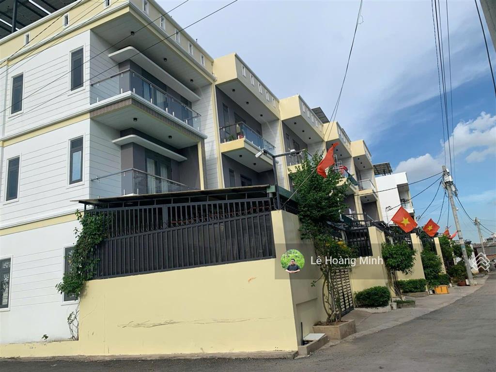 Nhà phố dt khủng 5,5m x 35m. 3 tầng đang cho thuê 37tr/ tháng sát picity thạnh xuân 14