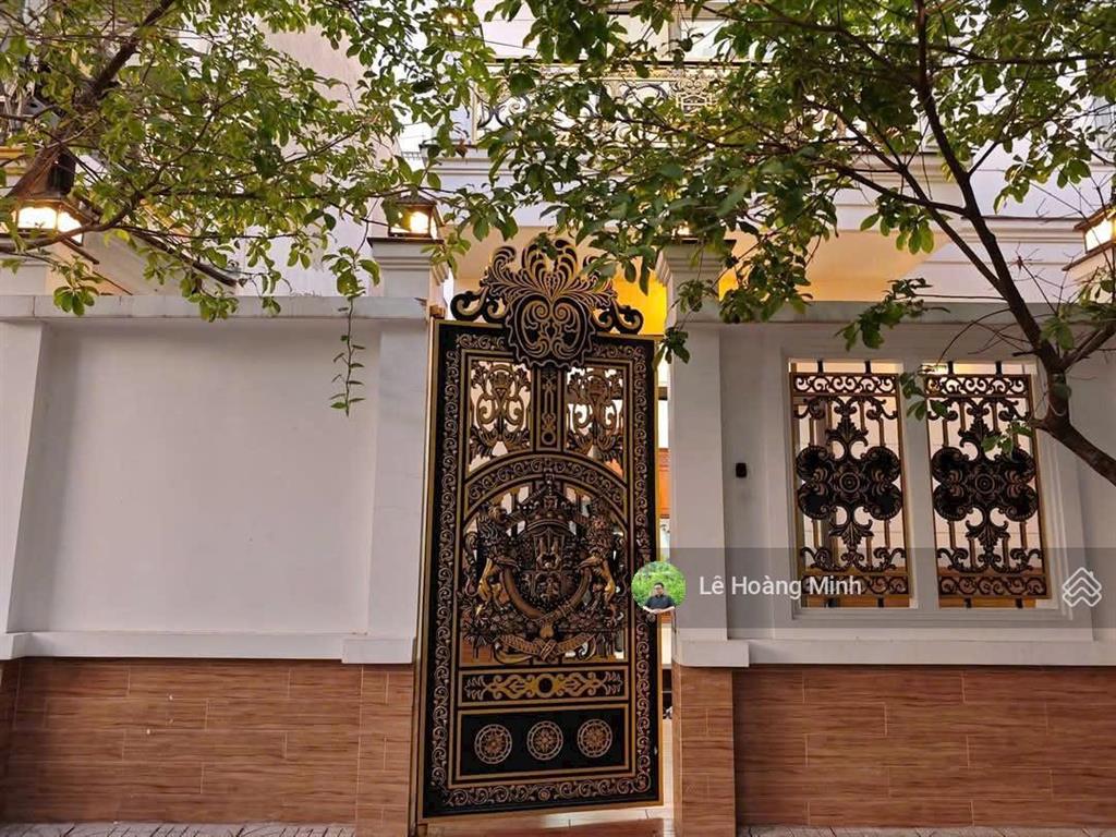 Biệt thự vip 8m x 20m. góc 2 mt view công viên kdc hiệp thành city