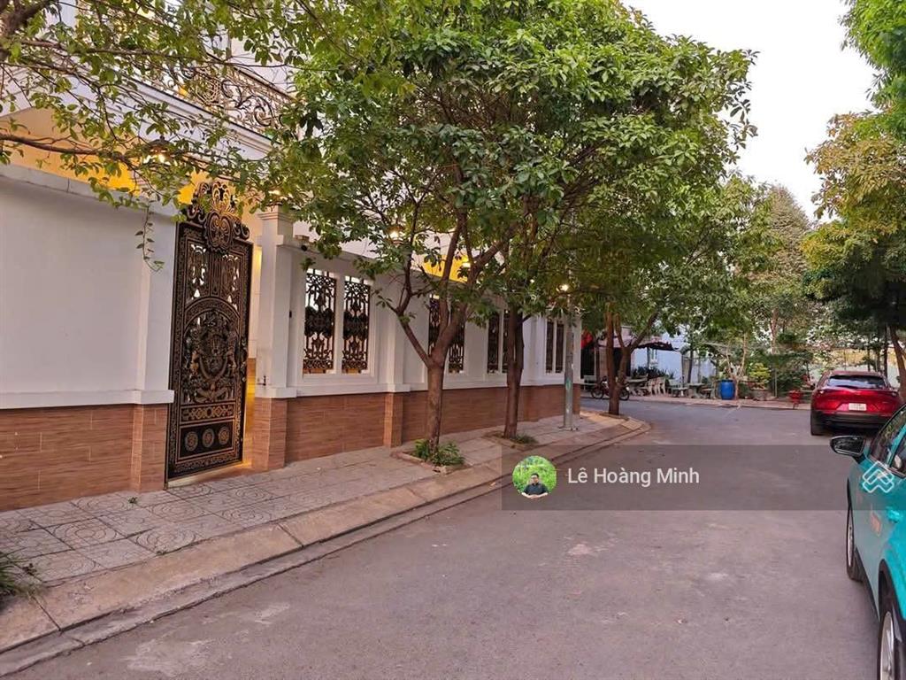 Biệt thự vip 8m x 20m. góc 2 mt view công viên kdc hiệp thành city