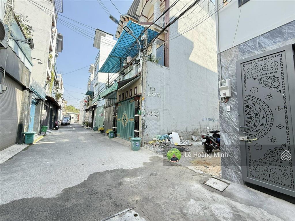 Nhà phố 4m x 15m. xây 4 tầng hẻm 6m thông lê thị riêng. sát bên trường nguyễn trung trực