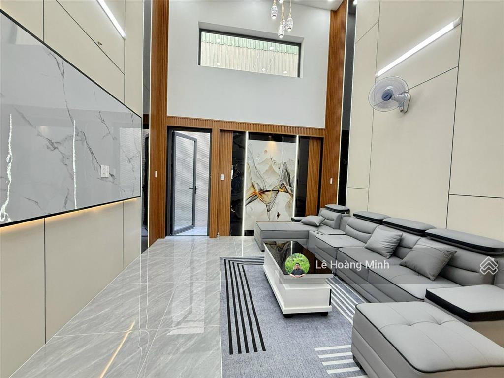 Nhà phố 4m x 15m. xây 4 tầng hẻm 6m thông lê thị riêng. sát bên trường nguyễn trung trực