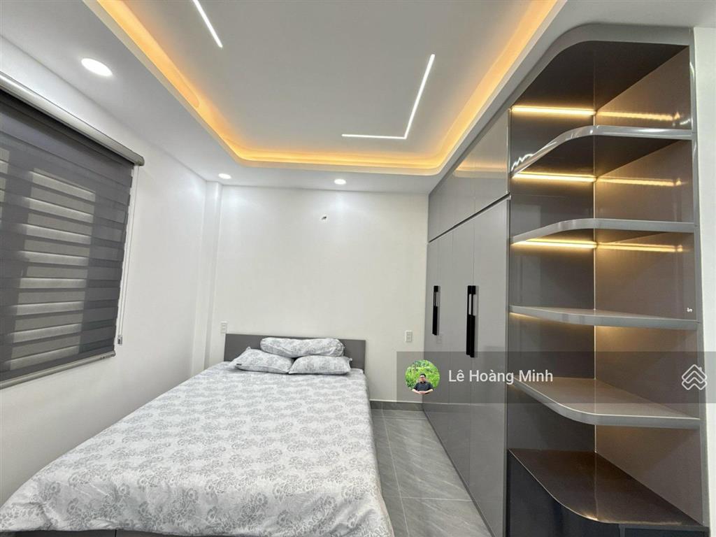 Nhà phố 4m x 15m. xây 4 tầng hẻm 6m thông lê thị riêng. sát bên trường nguyễn trung trực