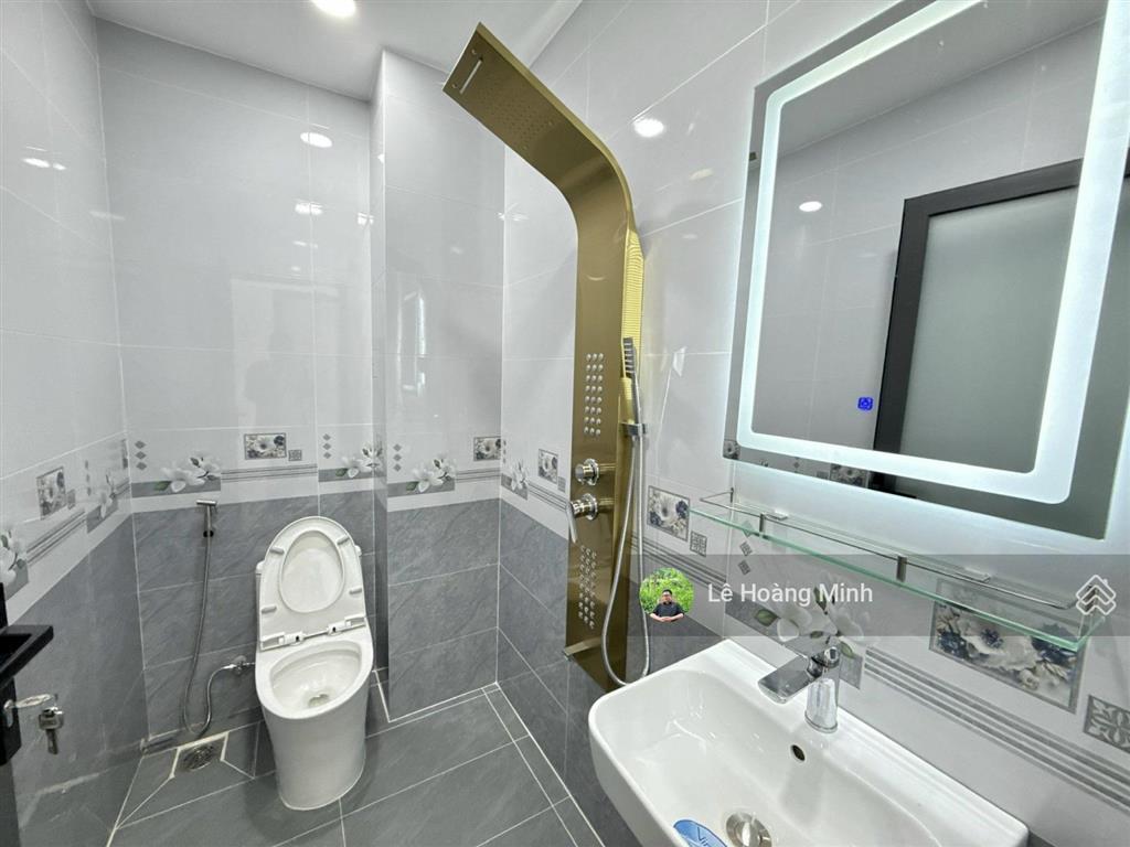 Nhà phố 4m x 15m. xây 4 tầng hẻm 6m thông lê thị riêng. sát bên trường nguyễn trung trực