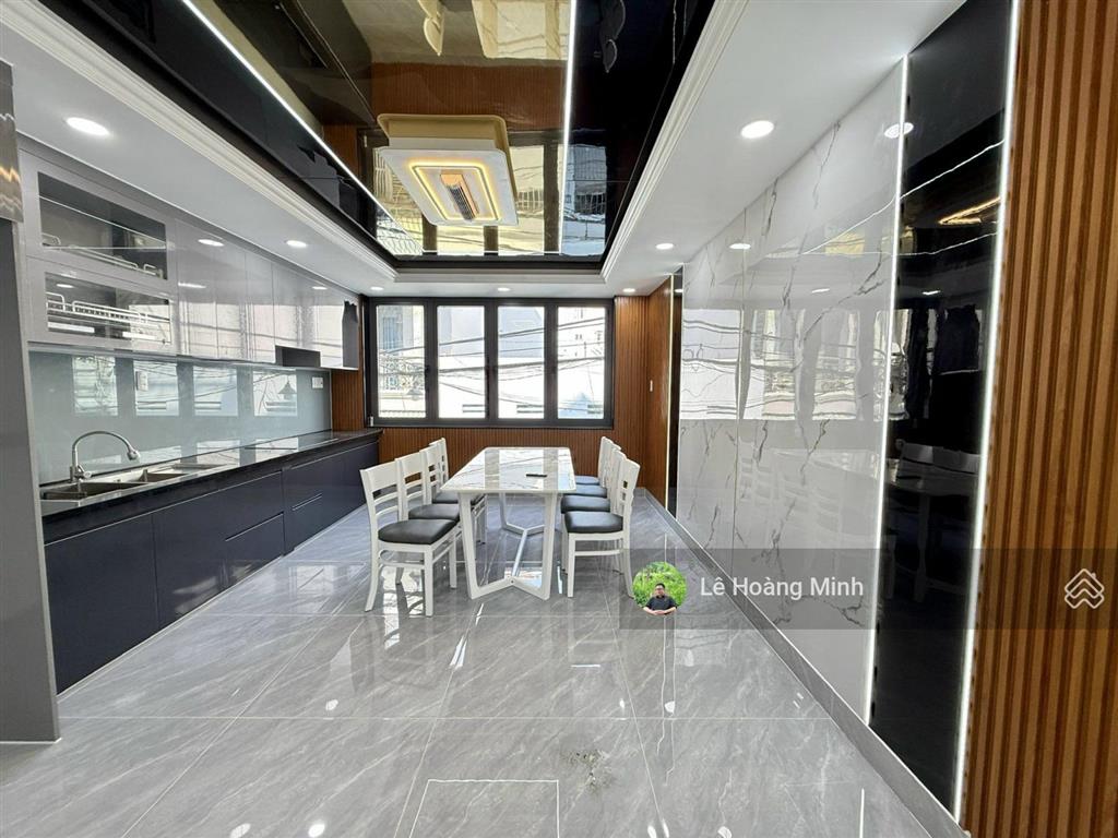 Nhà phố 4m x 15m. xây 4 tầng hẻm 6m thông lê thị riêng. sát bên trường nguyễn trung trực