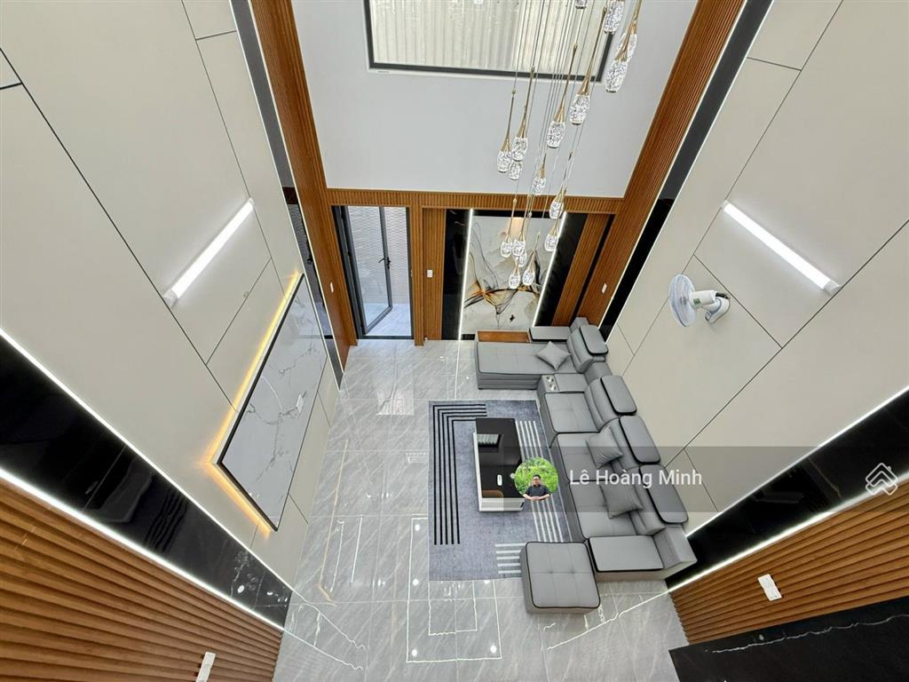 Nhà phố 4m x 15m. xây 4 tầng hẻm 6m thông lê thị riêng. sát bên trường nguyễn trung trực