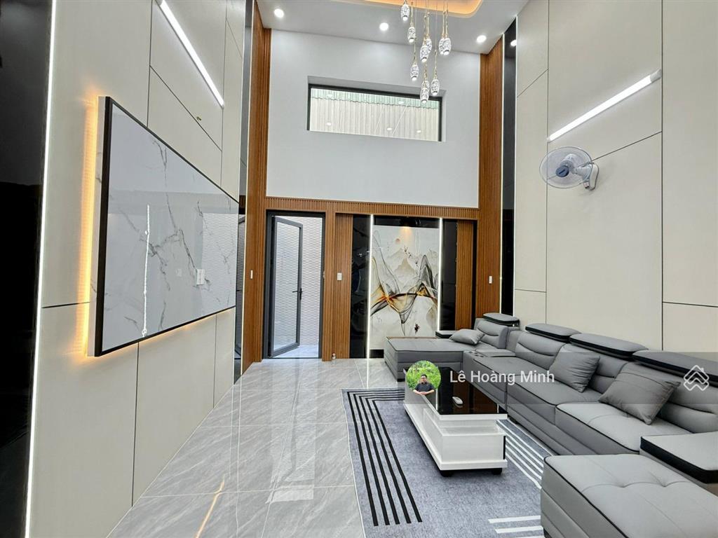 Nhà phố 4m x 15m. xây 4 tầng hẻm 6m thông lê thị riêng. sát bên trường nguyễn trung trực