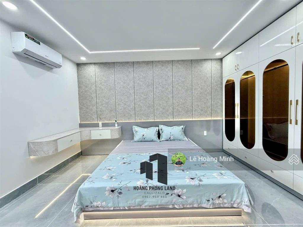 Siêu phẩm 5m x 20m. 4 tầng có thang máy hẻm 7m thông lê thị riêng