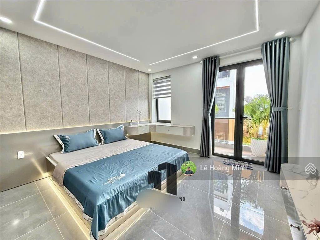 Siêu phẩm 5m x 20m. 4 tầng có thang máy hẻm 7m thông lê thị riêng