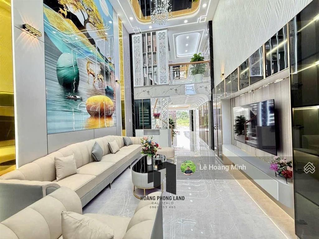 Siêu phẩm 5m x 20m. 4 tầng có thang máy hẻm 7m thông lê thị riêng
