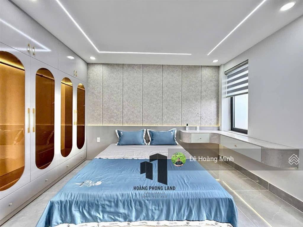 Siêu phẩm 5m x 20m. 4 tầng có thang máy hẻm 7m thông lê thị riêng