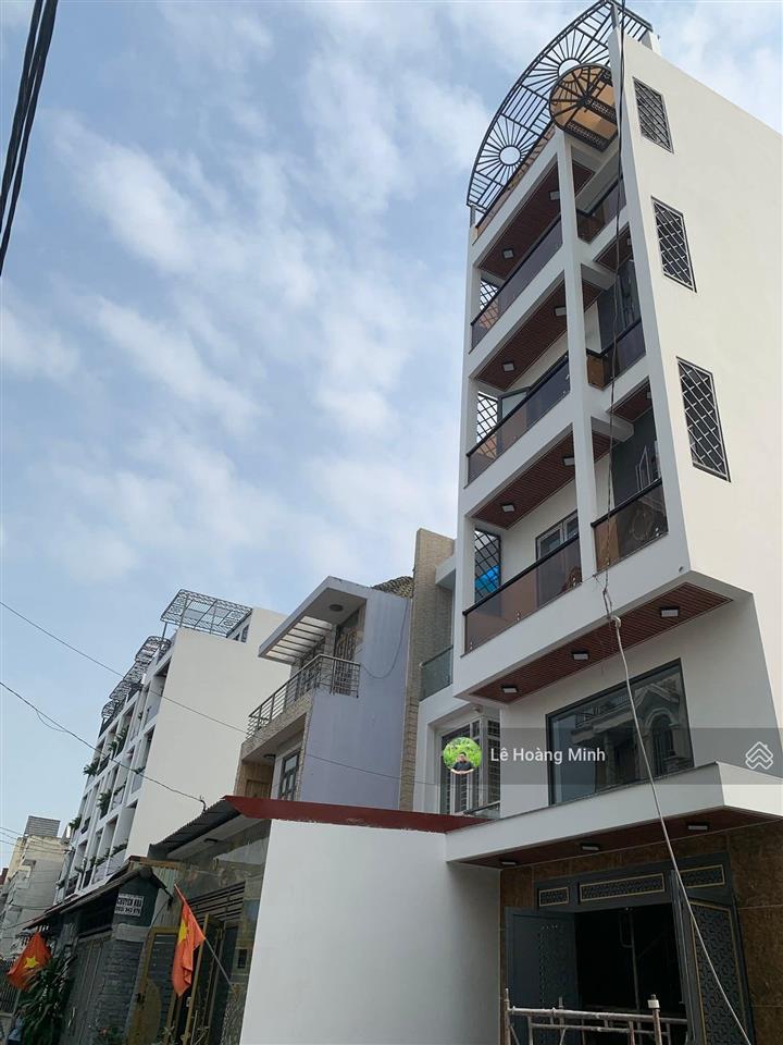 Siêu phẩm 5m x 20m. 4 tầng có thang máy hẻm 7m thông lê thị riêng