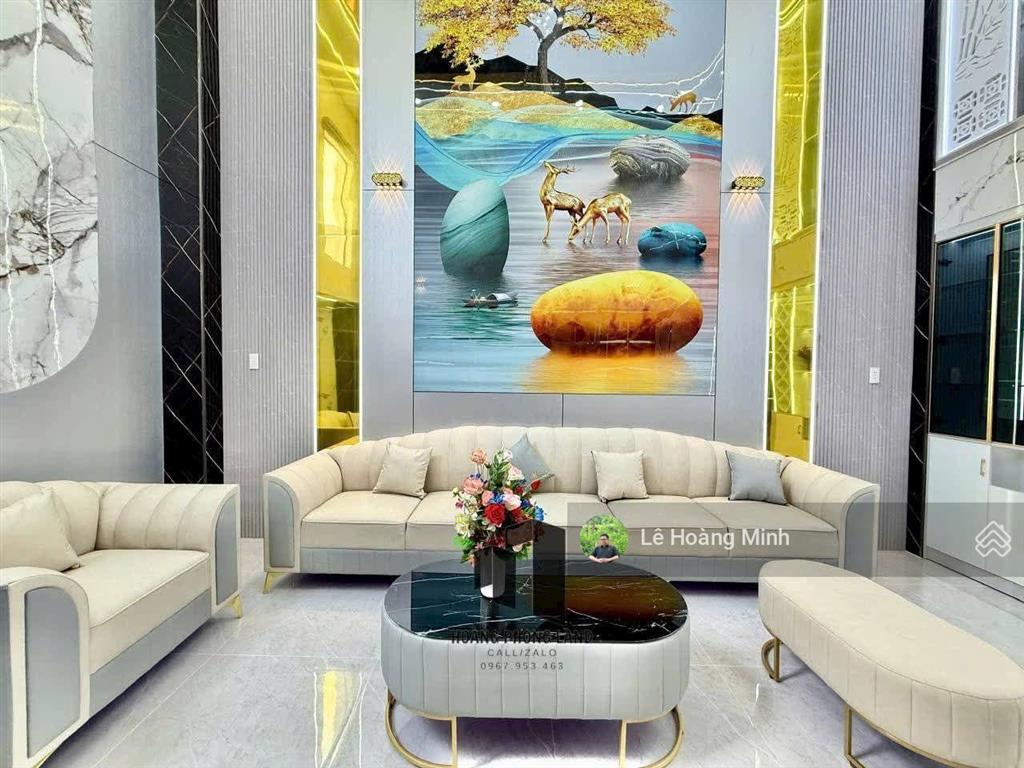 Siêu phẩm 5m x 20m. 4 tầng có thang máy hẻm 7m thông lê thị riêng