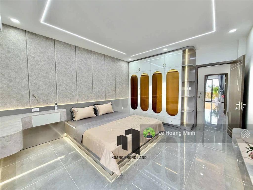 Siêu phẩm 5m x 20m. 4 tầng có thang máy hẻm 7m thông lê thị riêng