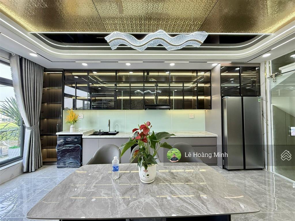 Siêu phẩm 4,4m x 18m. 5 tầng thang máy 1/ hẻm 8m thạnh xuân 25. view kênh