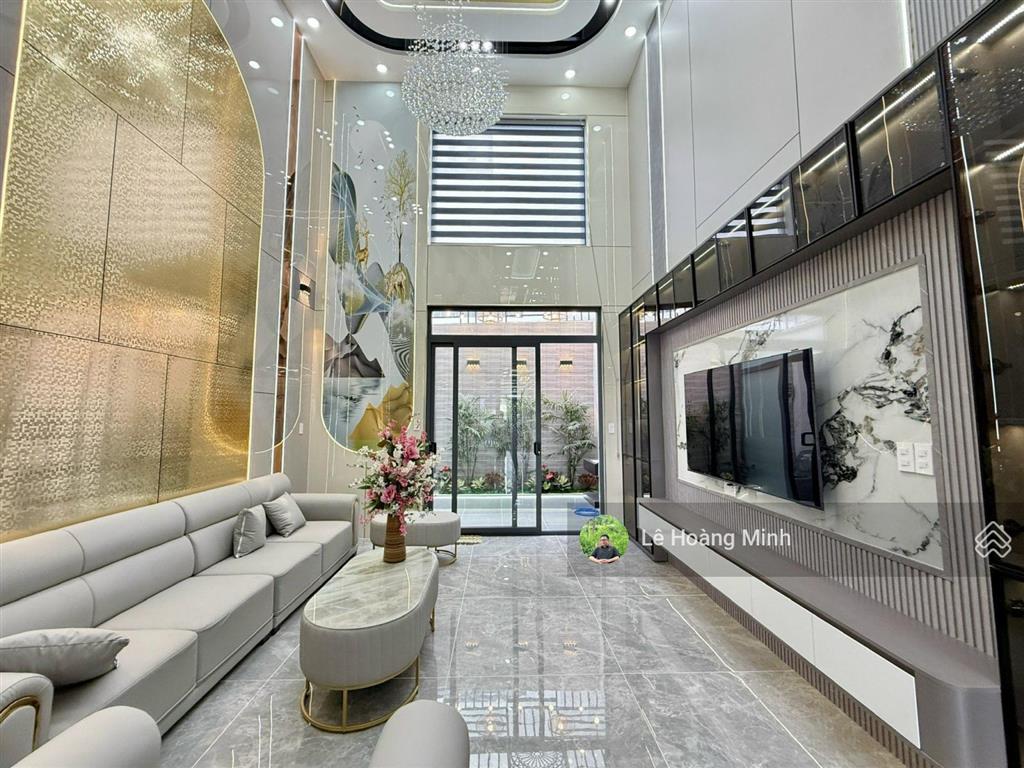 Siêu phẩm 4,4m x 18m. 5 tầng thang máy 1/ hẻm 8m thạnh xuân 25. view kênh