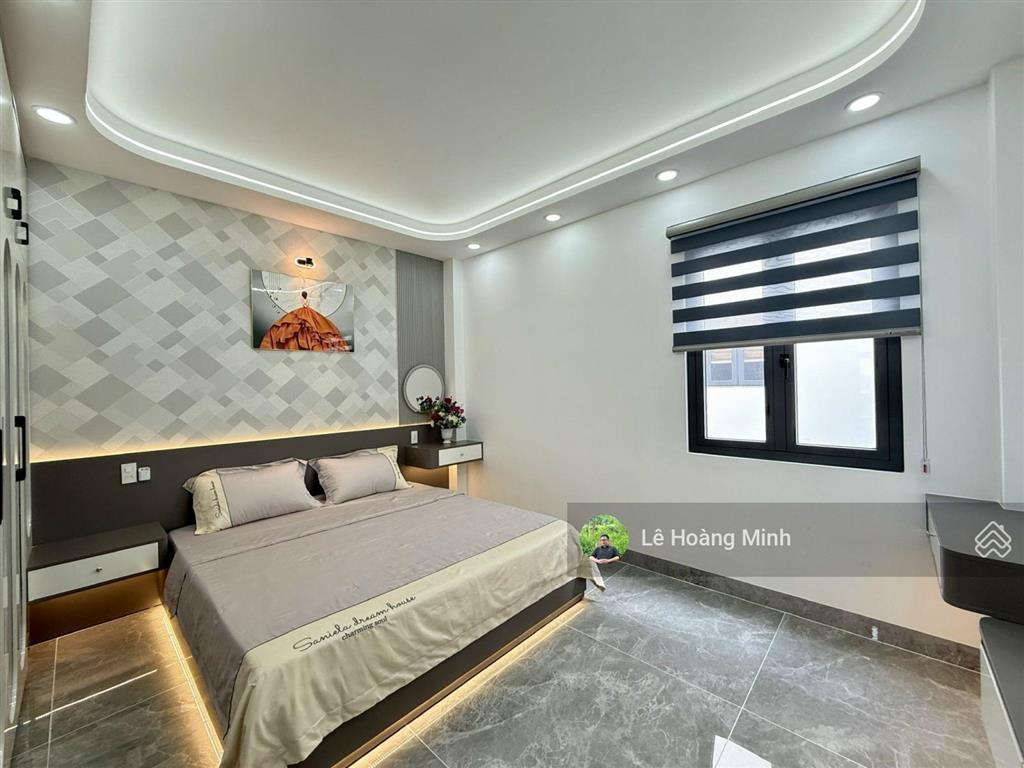 Siêu phẩm 4,4m x 18m. 5 tầng thang máy 1/ hẻm 8m thạnh xuân 25. view kênh