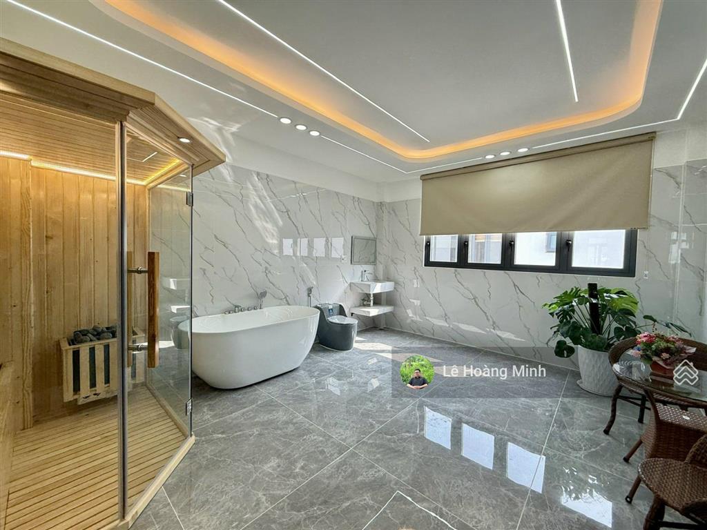 Siêu phẩm 4,4m x 18m. 5 tầng thang máy 1/ hẻm 8m thạnh xuân 25. view kênh