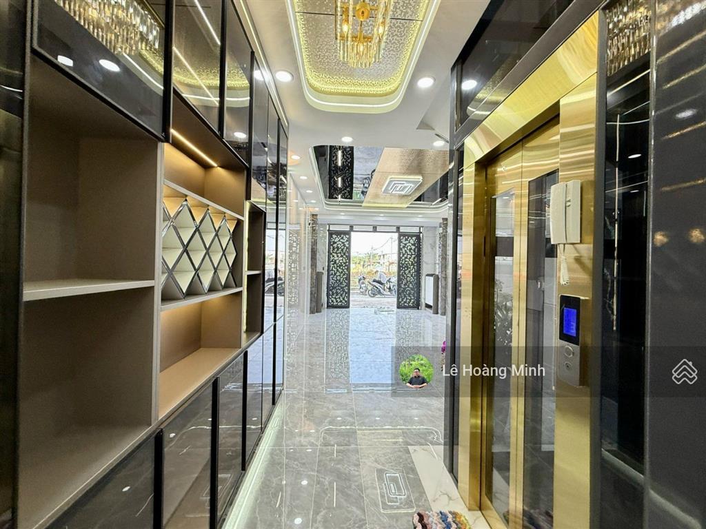 Siêu phẩm 4,4m x 18m. 5 tầng thang máy 1/ hẻm 8m thạnh xuân 25. view kênh