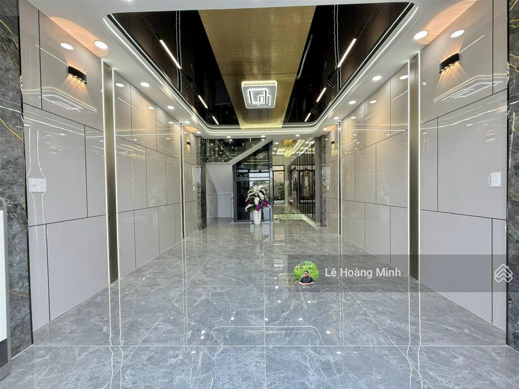 Siêu phẩm 4,4m x 18m. 5 tầng thang máy 1/ hẻm 8m thạnh xuân 25. view kênh