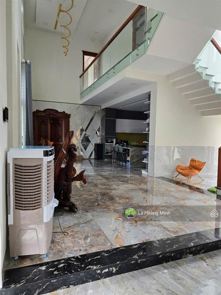 Biệt thự đẳng cấp 1000m2 3 tầng có sân vườn hồ bơi lớn đường lê thị riêng